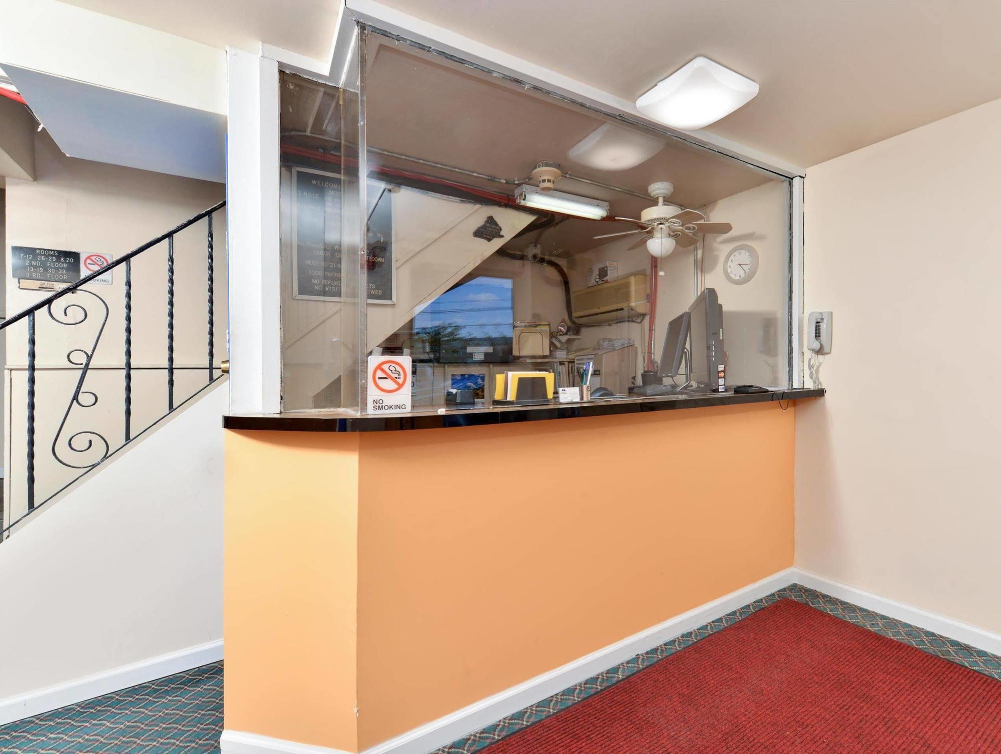 Americas Best Value Inn Media Philadelphia מראה חיצוני תמונה
